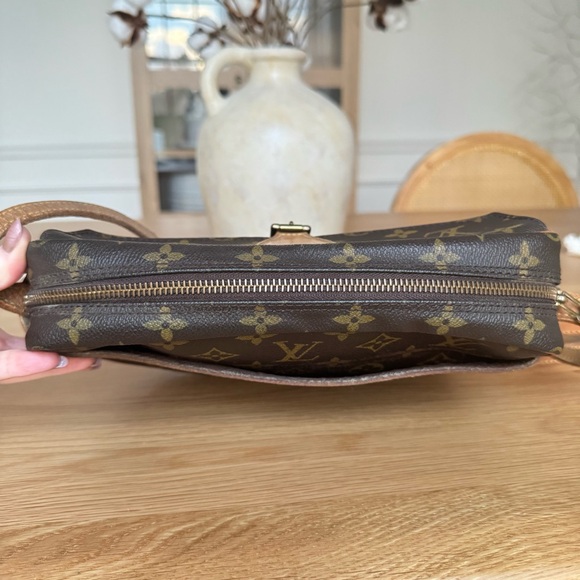 ✅AUTHENTIC✅LOUIS VUITTON JEUNEFILLE MM CROSSBODY BAG - Picture 9 of 17